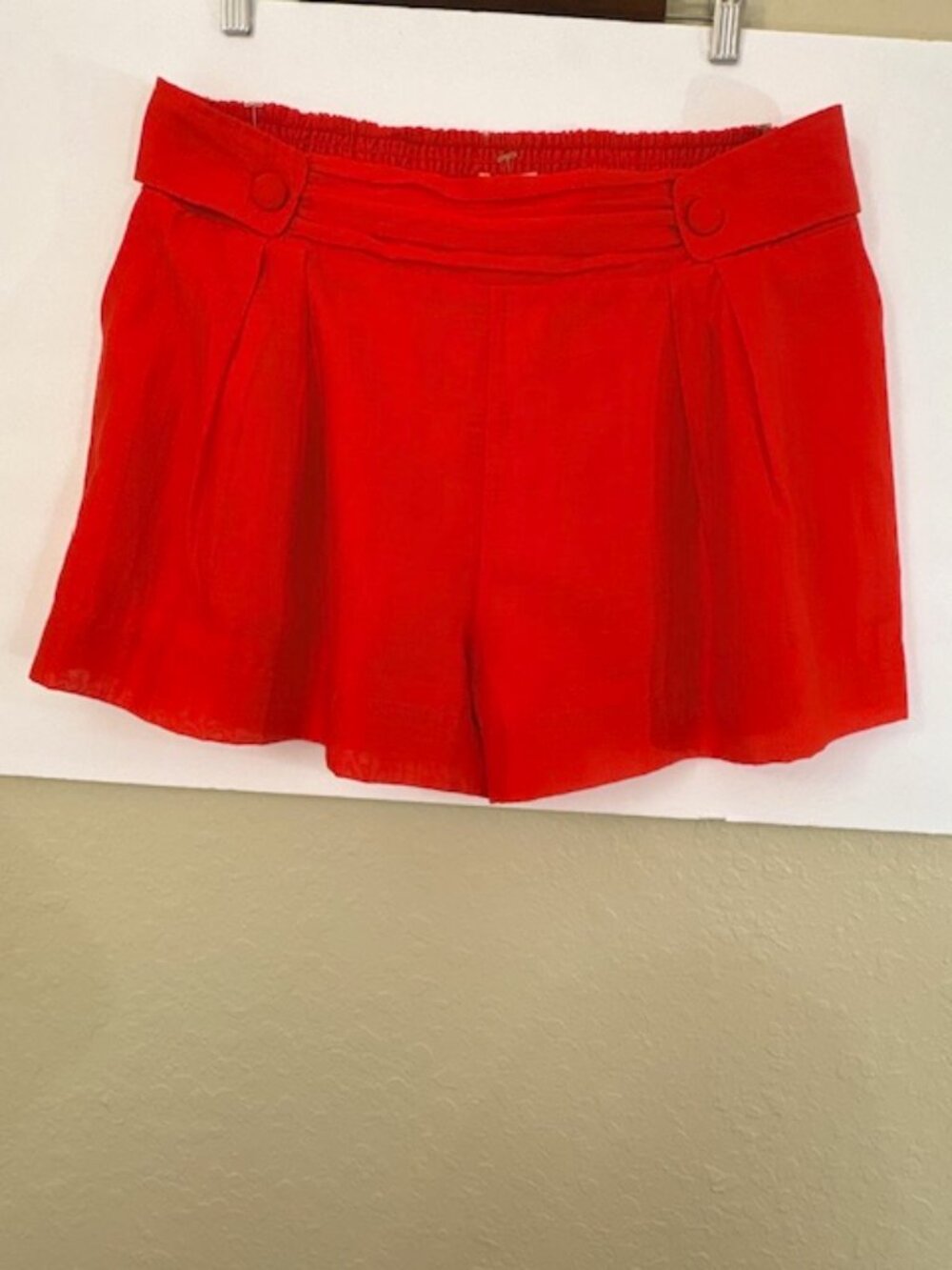CIEBON Womens XL Shorts Lined Red Coral Smocked Elastic Waist Pleats NWT - Picture 2 of 8